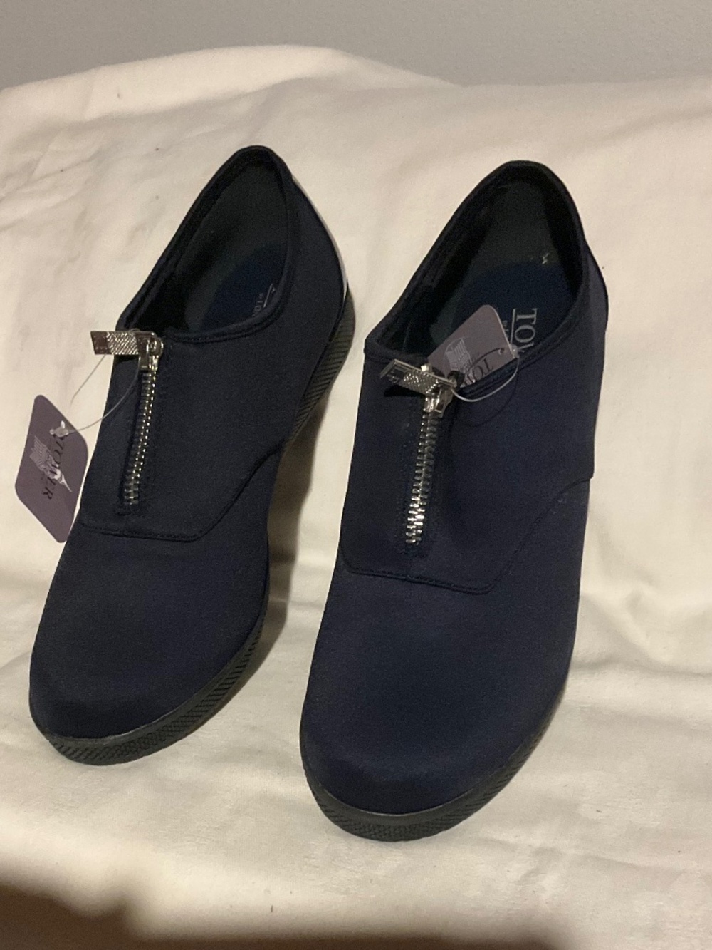 Women’s LONDON FOG TOWER NAVY BLUE Flat Casual Shoes Size 10 NWT